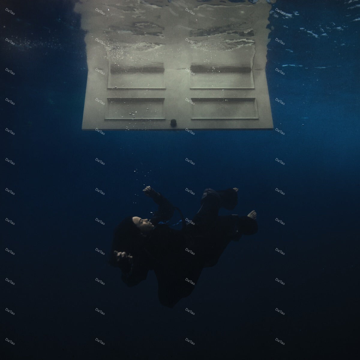 【全新藍橘潑濺彩膠】怪奇比莉 Billie Eilish - 溫柔重擊 Hit Me Hard And Soft/週年版：圖片 2