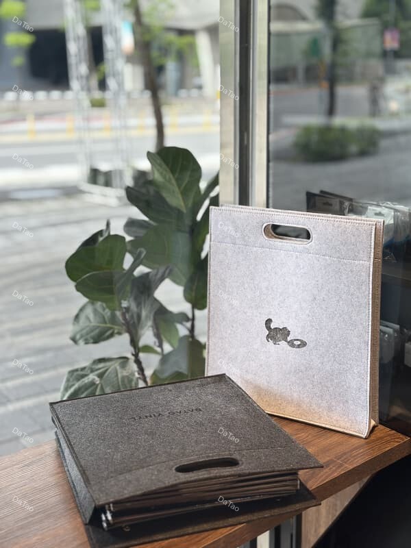 【DATAO】毛氈布唱片提袋 可裝10張唱片 可當筆電 平板包 購物袋 兩側帶勾環